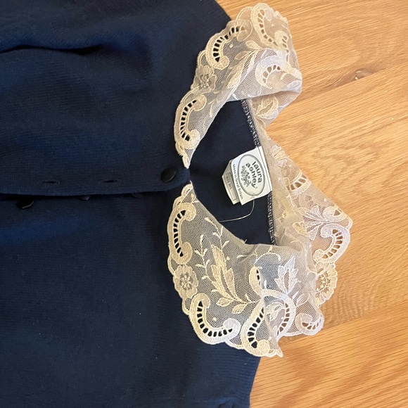 Laura Ashley vintage wool cardigan navy with lace collar NWT! M/L - Picture 4 of 4
